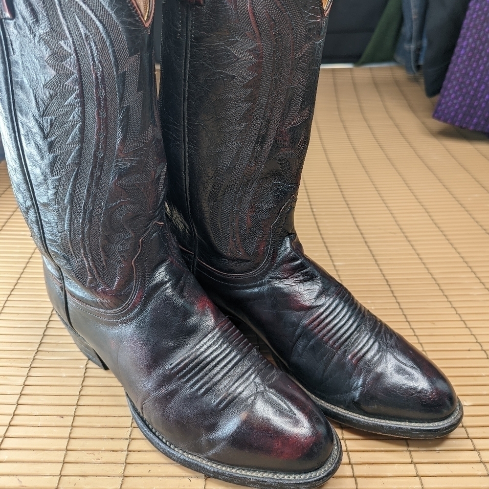 Lucchese 2000 Black Cherry Leather Cowboy Boots men's sz 8.5 2E Very Good Condit